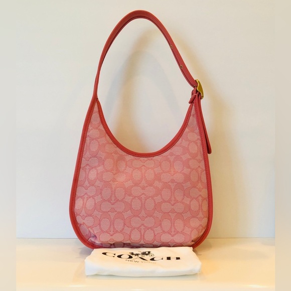 NWT Coach Glovetanned Leather Ergo Shoulder Bag In Signature Jacquard-Taffy Pink - Picture 1 of 10